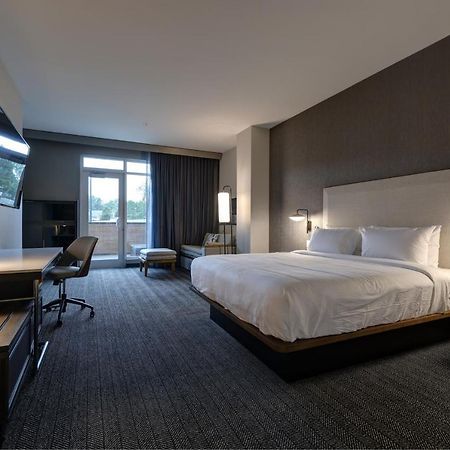 Courtyard By Marriott Iowa City University Heights Eksteriør billede