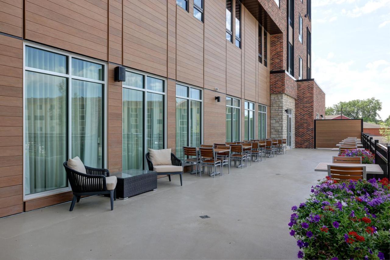 Courtyard By Marriott Iowa City University Heights Eksteriør billede