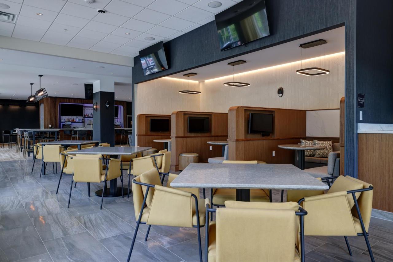 Courtyard By Marriott Iowa City University Heights Eksteriør billede