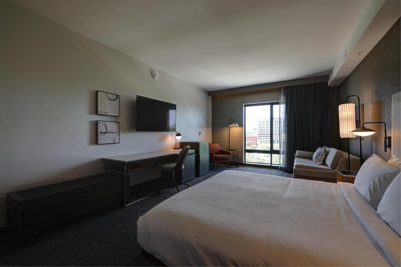 Courtyard By Marriott Iowa City University Heights Eksteriør billede