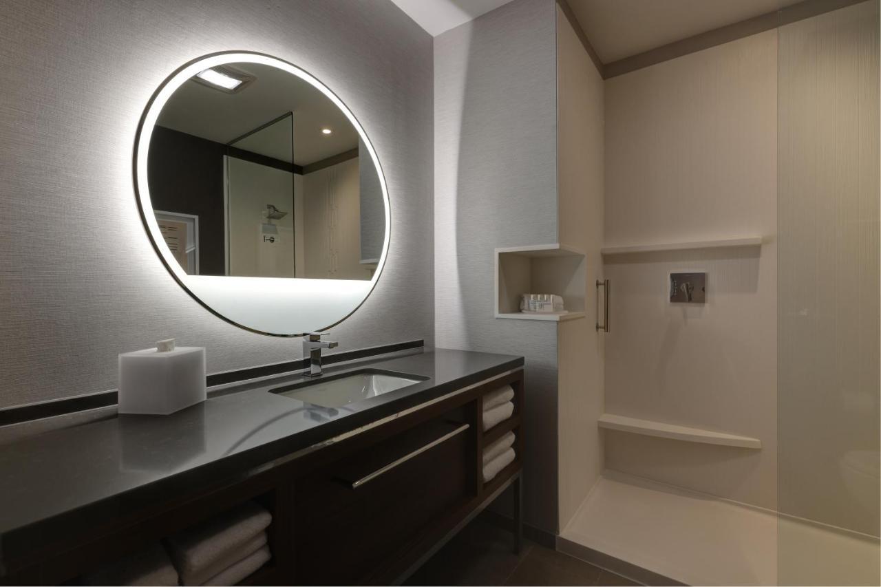 Courtyard By Marriott Iowa City University Heights Eksteriør billede