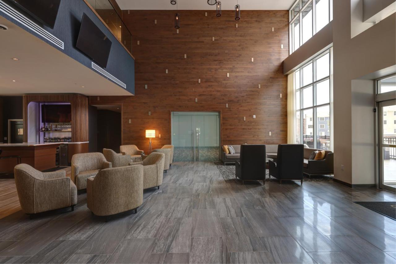 Courtyard By Marriott Iowa City University Heights Eksteriør billede