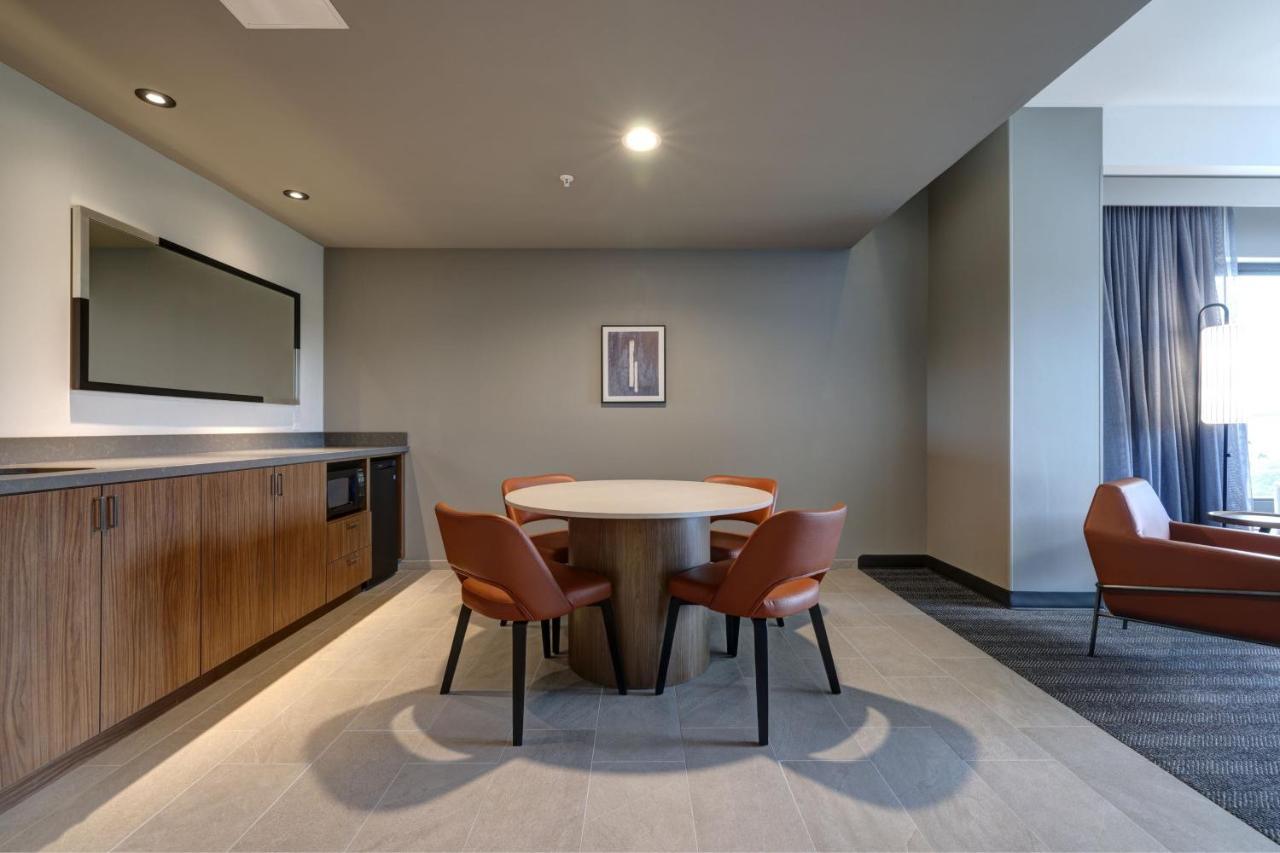 Courtyard By Marriott Iowa City University Heights Eksteriør billede