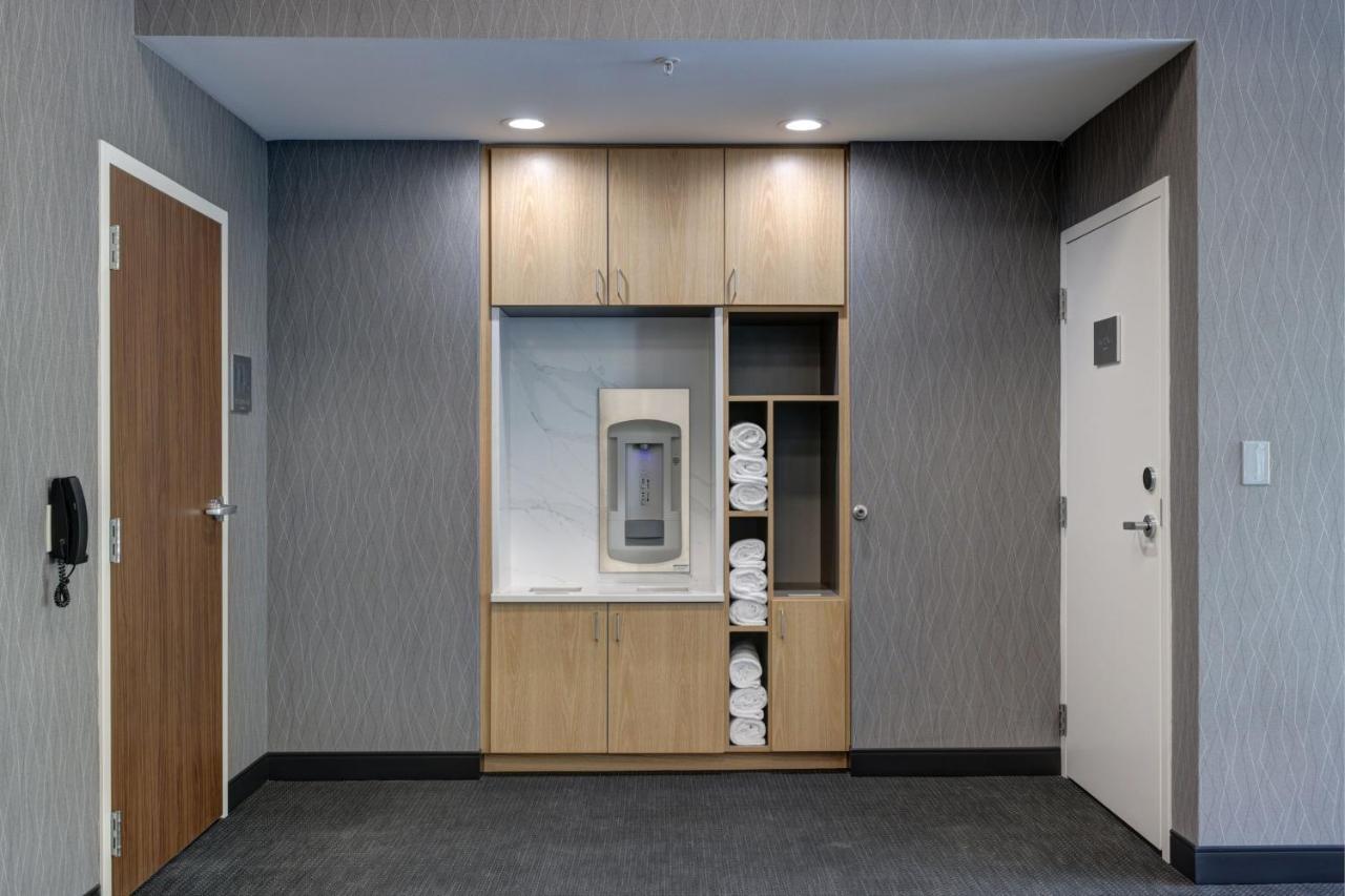 Courtyard By Marriott Iowa City University Heights Eksteriør billede