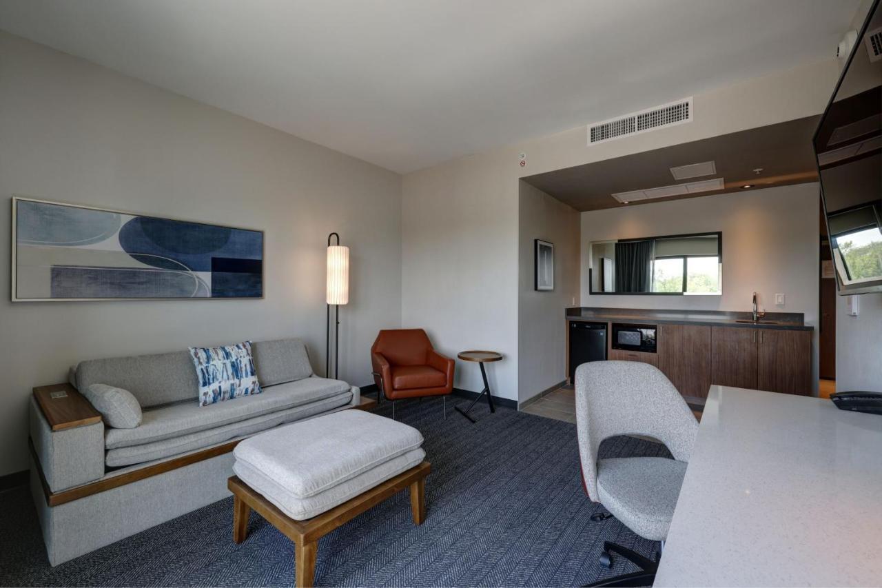 Courtyard By Marriott Iowa City University Heights Eksteriør billede
