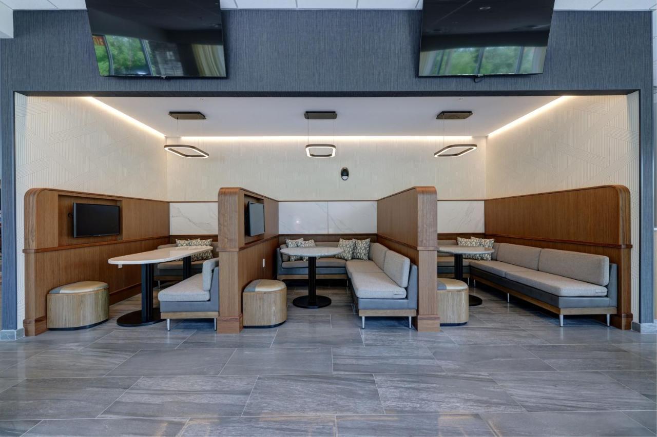 Courtyard By Marriott Iowa City University Heights Eksteriør billede
