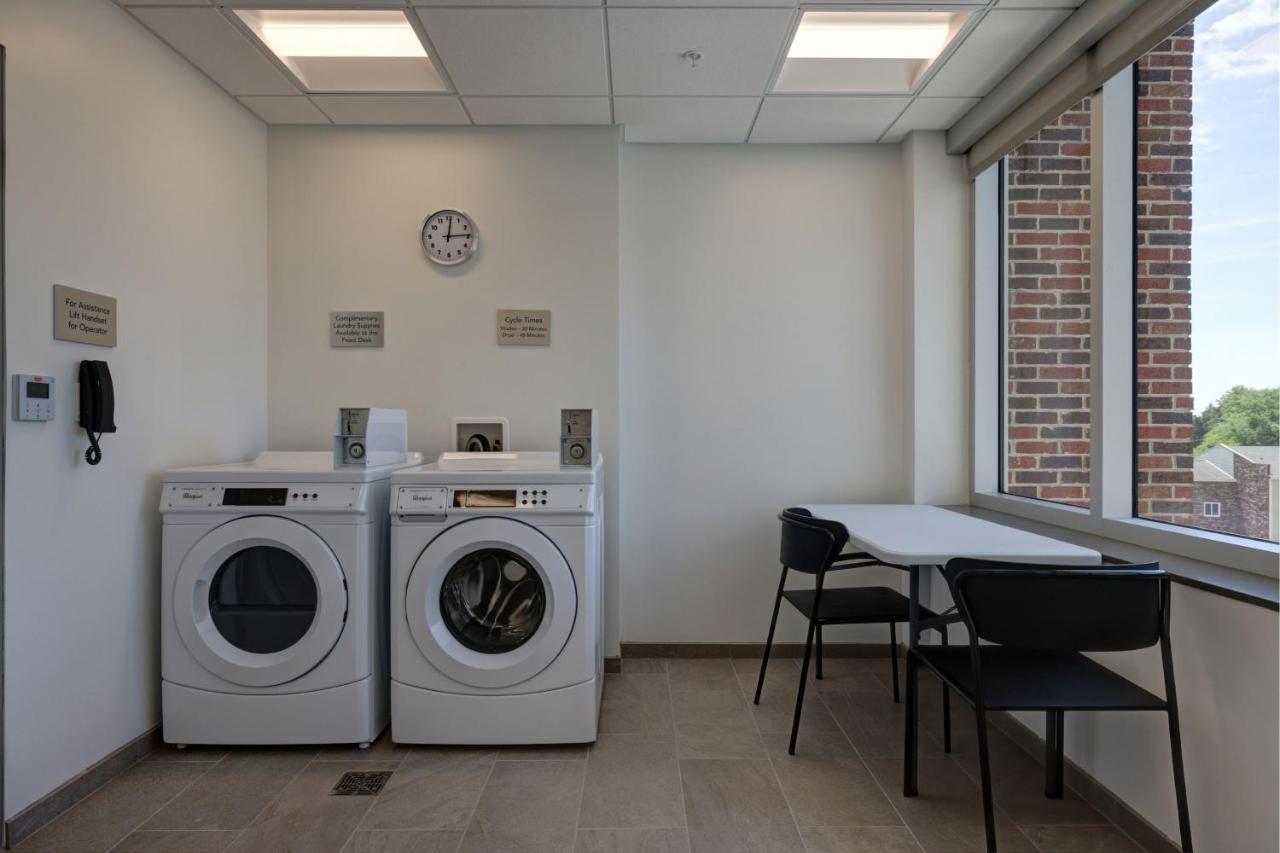 Courtyard By Marriott Iowa City University Heights Eksteriør billede